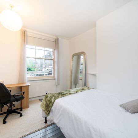 2-Bed In The Heart Of Camden Apartment Лондон Екстериор снимка