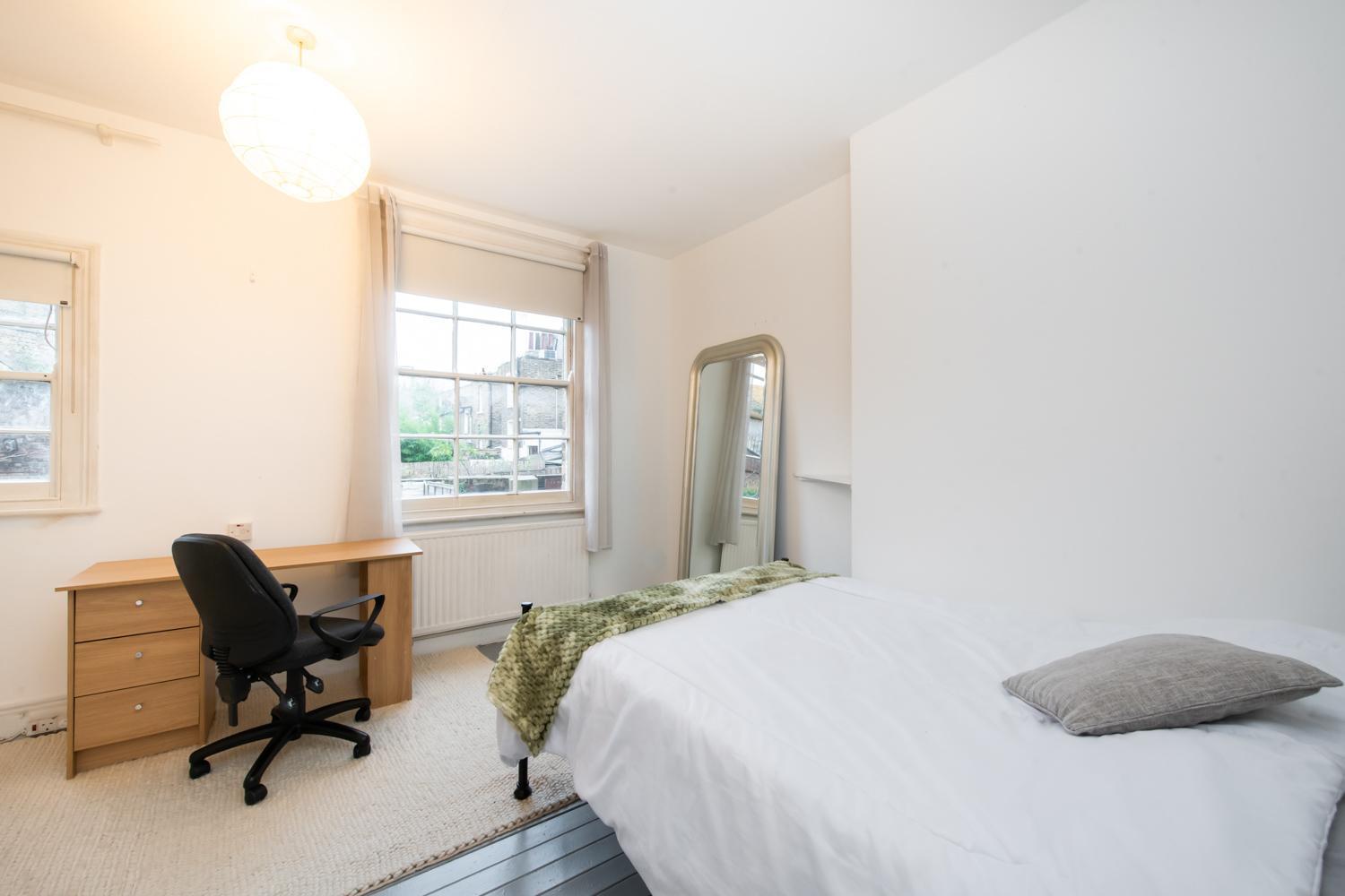 2-Bed In The Heart Of Camden Apartment Лондон Екстериор снимка