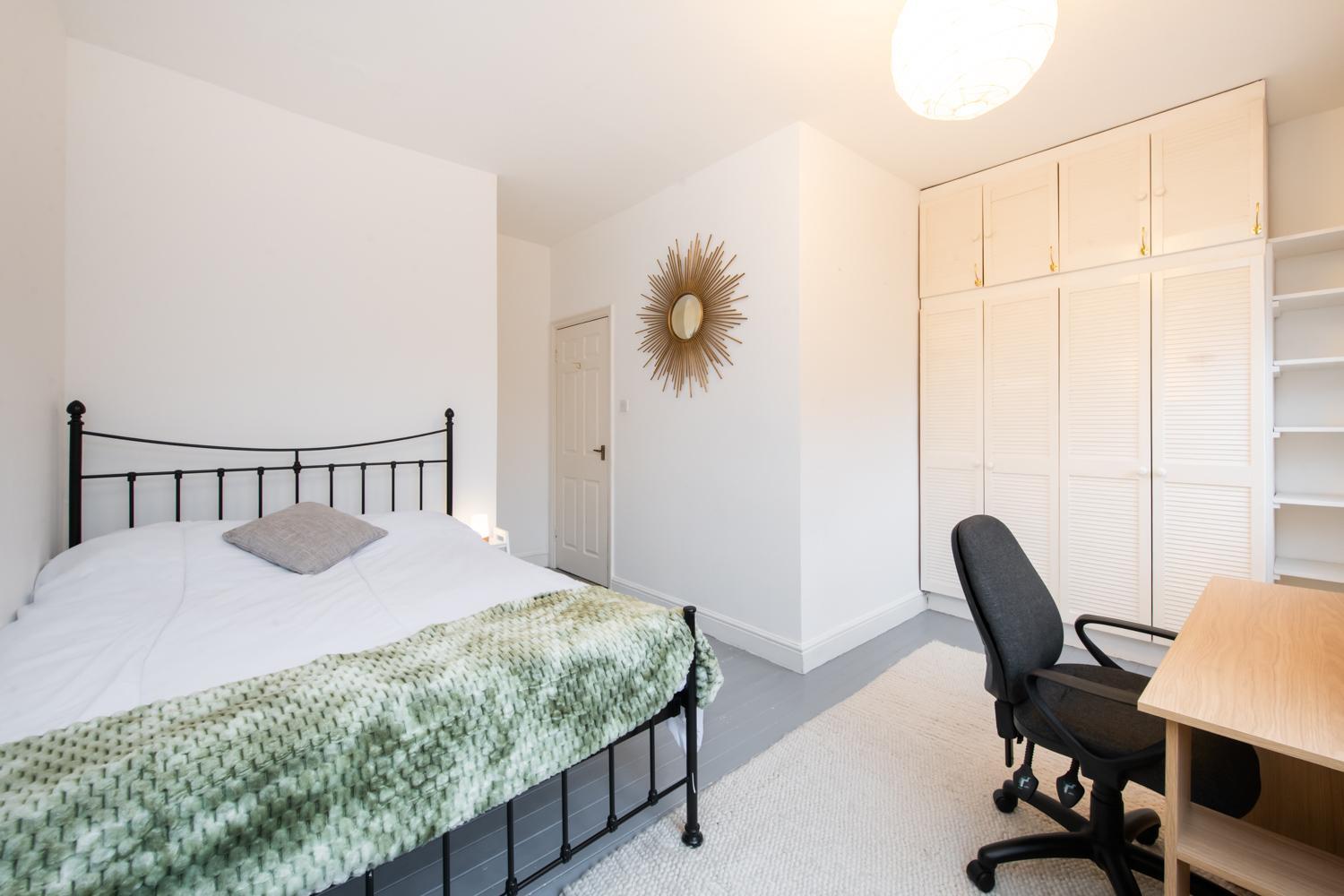 2-Bed In The Heart Of Camden Apartment Лондон Екстериор снимка