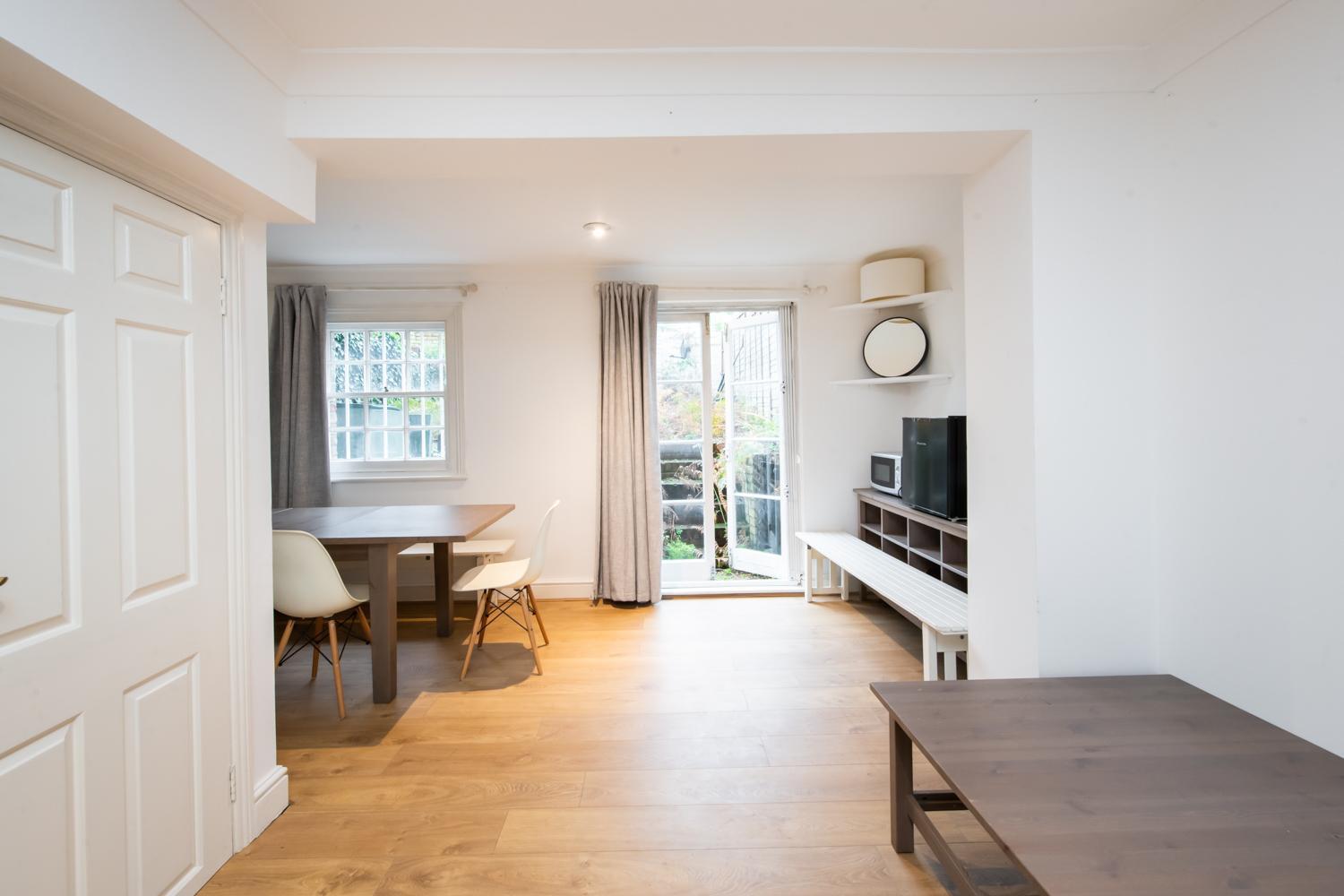 2-Bed In The Heart Of Camden Apartment Лондон Екстериор снимка
